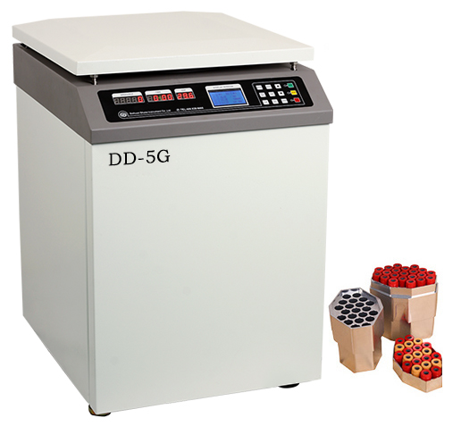 Automatic decapping vacuum tube centrifuge